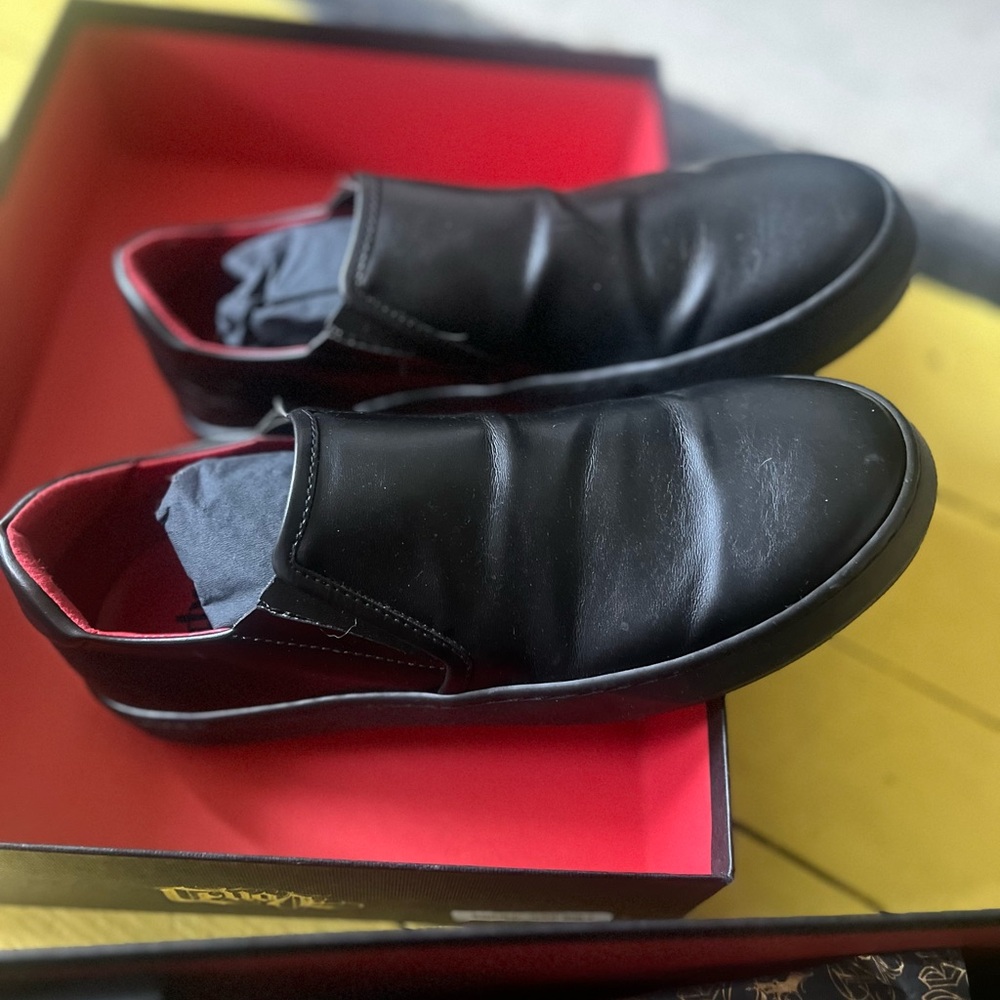 Kay Von D Black Slip On Shoes - Out of Stock - Women’s Size 9 - New!